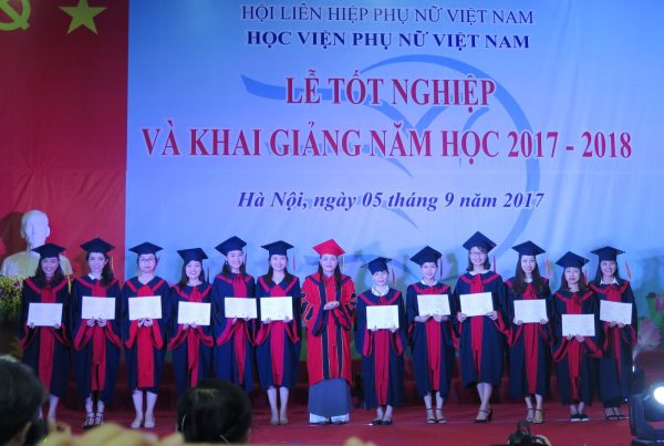 Lễ tốt nghiệp sinh viên của học viện Phụ nữ Việt Nam năm 2017-2018