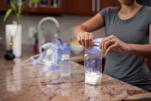 Để sữa mẹ để ngăn mát tủ lạnh được bao lâu?